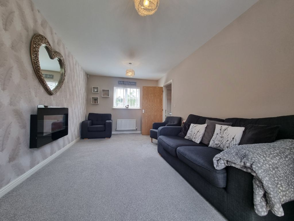 3 bed detached house for sale in White Farm, Barry CF62, £320,000