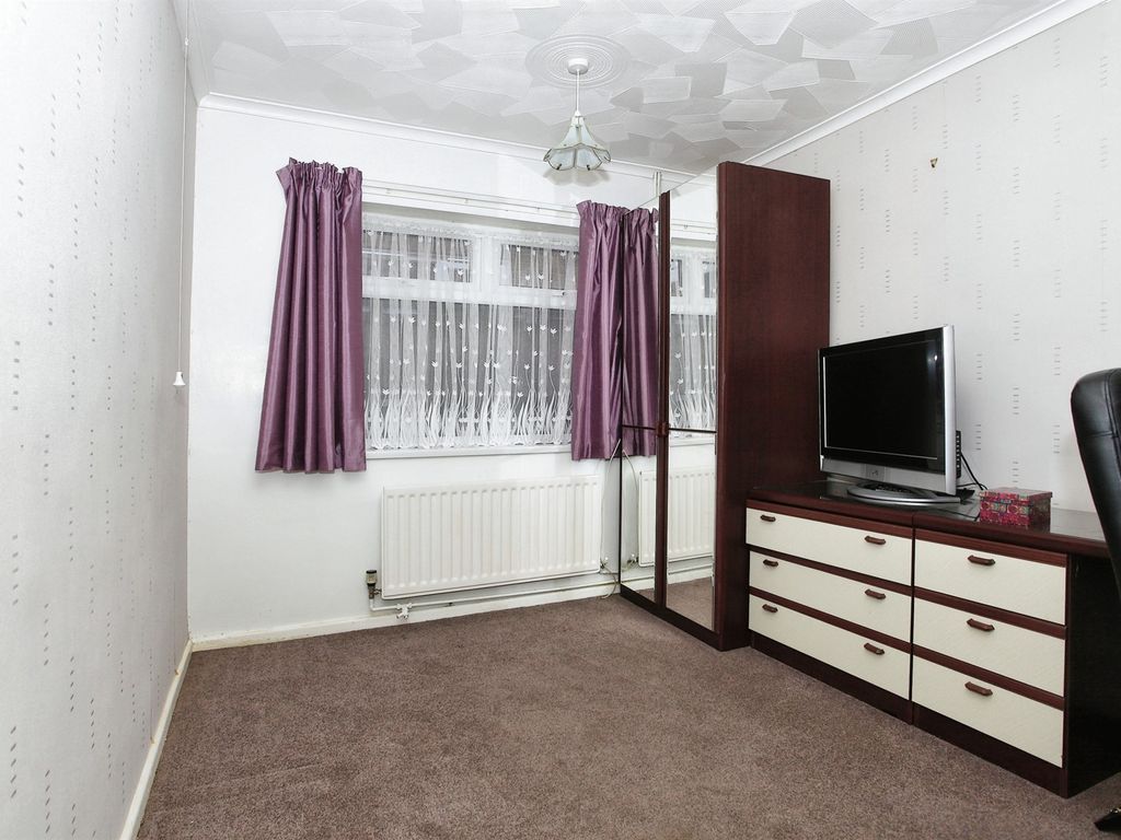 2 bed detached bungalow for sale in Ullswater Avenue, Gunthorpe, Peterborough PE4, £260,000