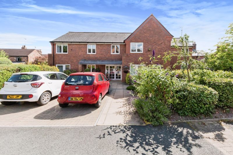 2 bed flat for sale in Wright Lodge, Nantwich CW5, £130,000