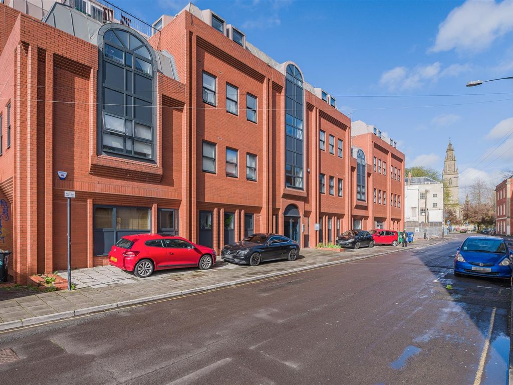 1 bed flat for sale in Surrey Street, St. Pauls, Bristol BS2, £180,000
