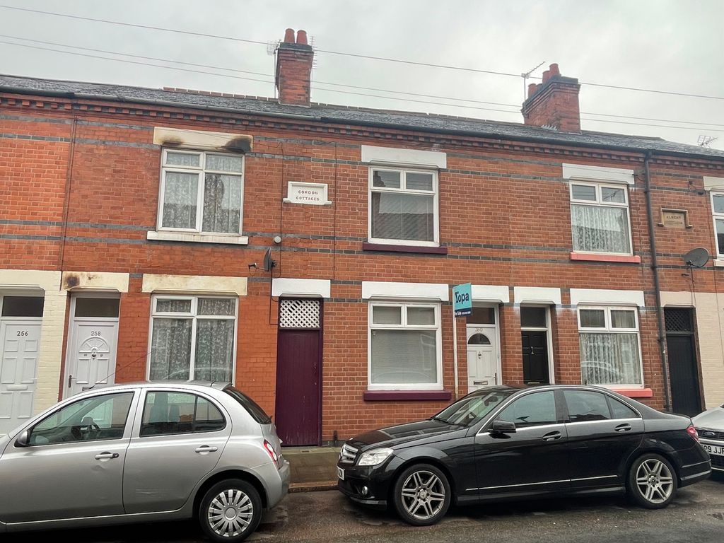 2 bed terraced house for sale in Tudor Road, Leicester LE3, £160,000