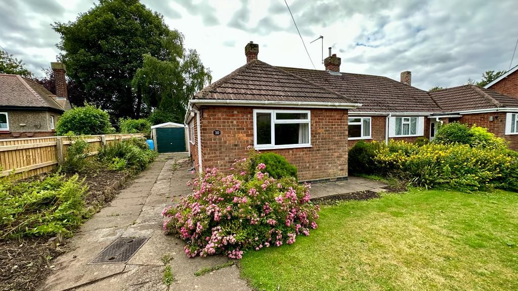 2 bed bungalow for sale in Grantham Avenue, Scartho, Grimsby DN33, £160,000