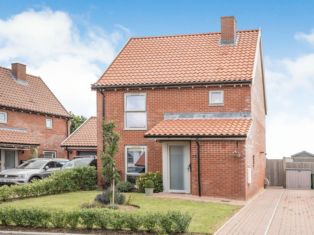 3 bed detached house for sale in Ives Way, Erpingham, Norwich NR11, £335,000