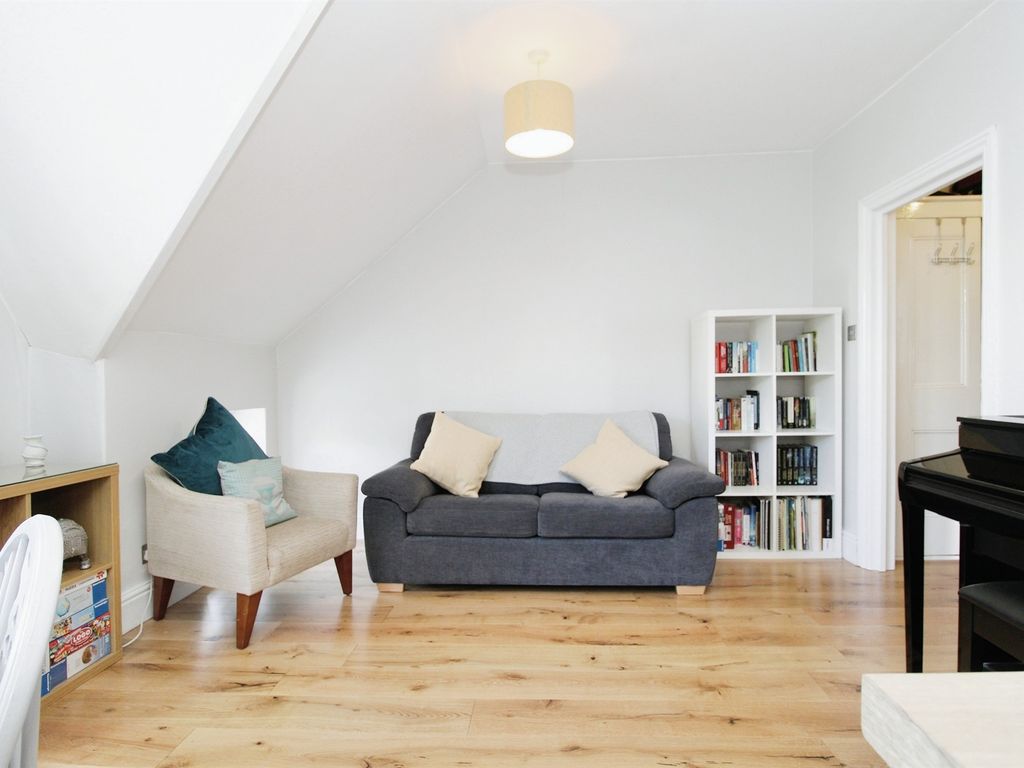1 bed flat for sale in Connaught Road, Roath, Cardiff CF24, £140,000