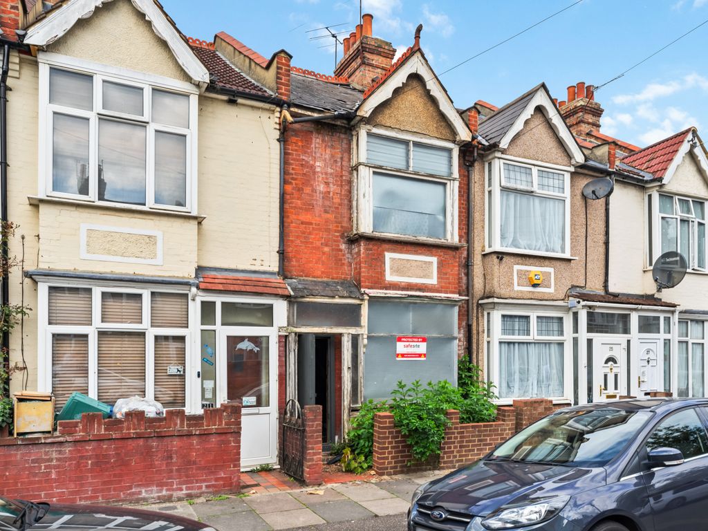 2 bed terraced house for sale in Oakwood Avenue, Mitcham CR4, £300,000