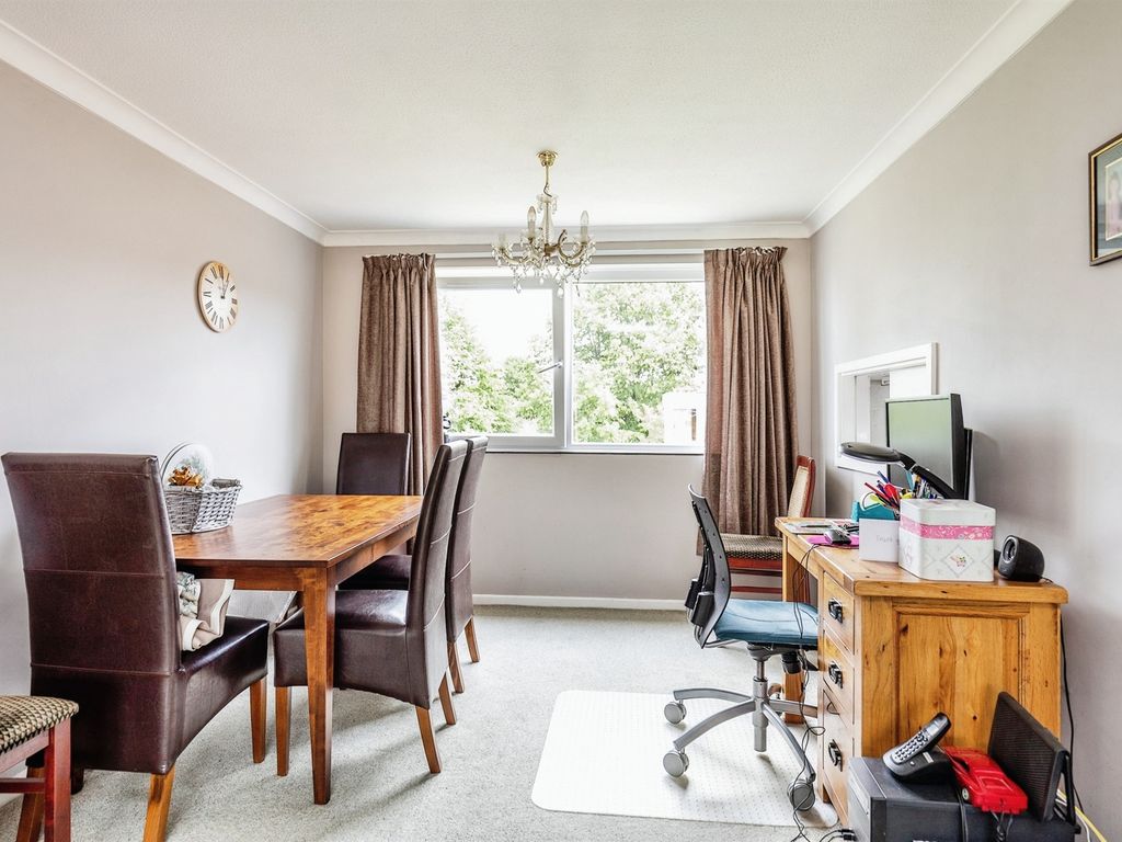 2 bed flat for sale in Henbury Gardens, Henbury, Bristol BS10, £260,000