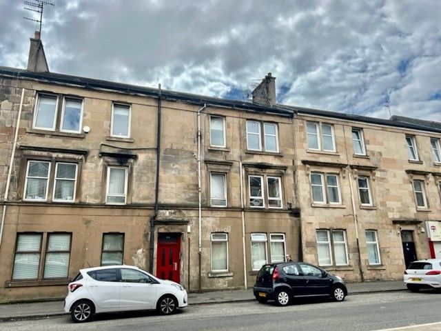 2 bed flat for sale in Glasgow Road, Paisley PA1, £75,000