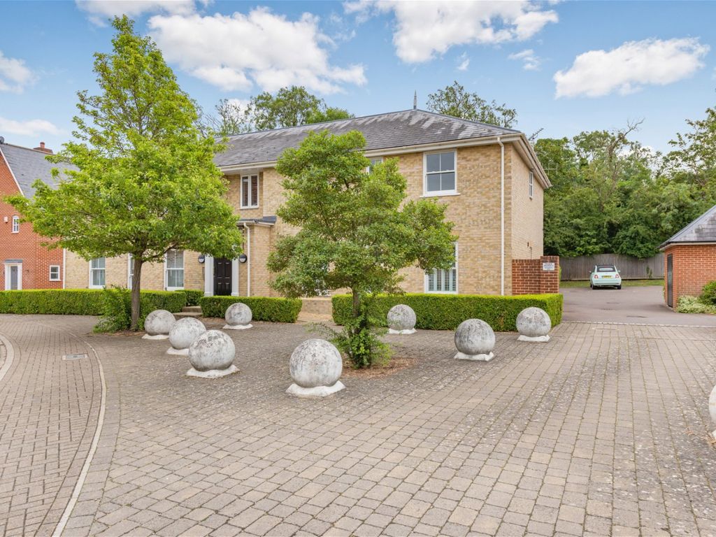 2 bed flat for sale in South Park Drive, Papworth Everard, Cambridgeshire Sat Nav CB23, £200,000