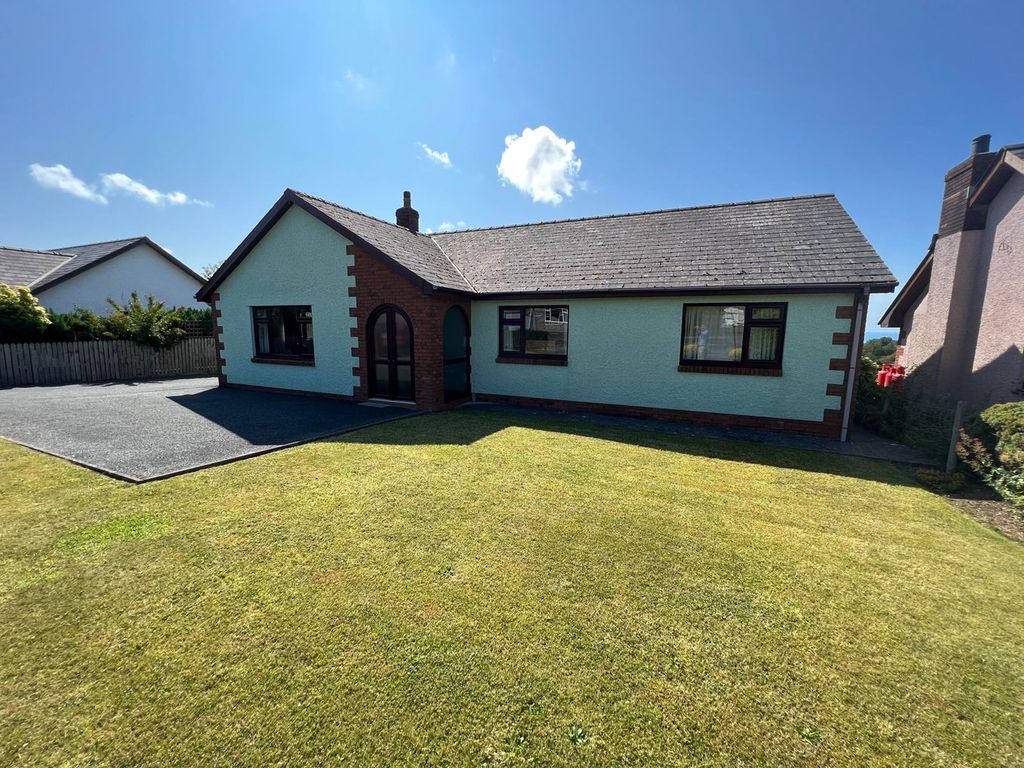 3 bed bungalow for sale in Nebo, Llanon SY23, £279,000