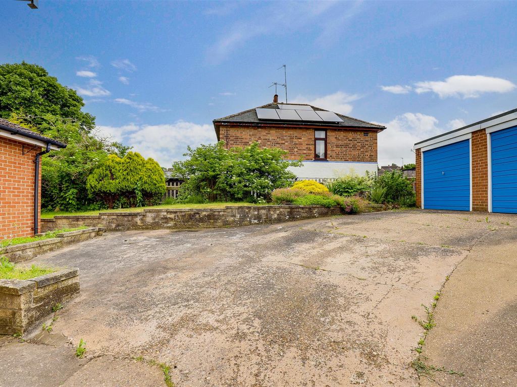 3 bed detached bungalow for sale in Carlton Hill, Carlton, Nottinghamshire NG4, £240,000