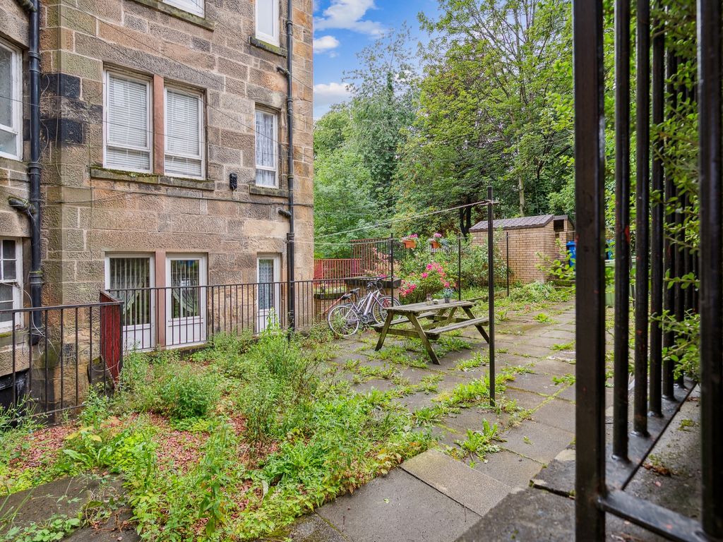1 bed flat for sale in Apsley Street, Thornwood, Glasgow G11, £169,000