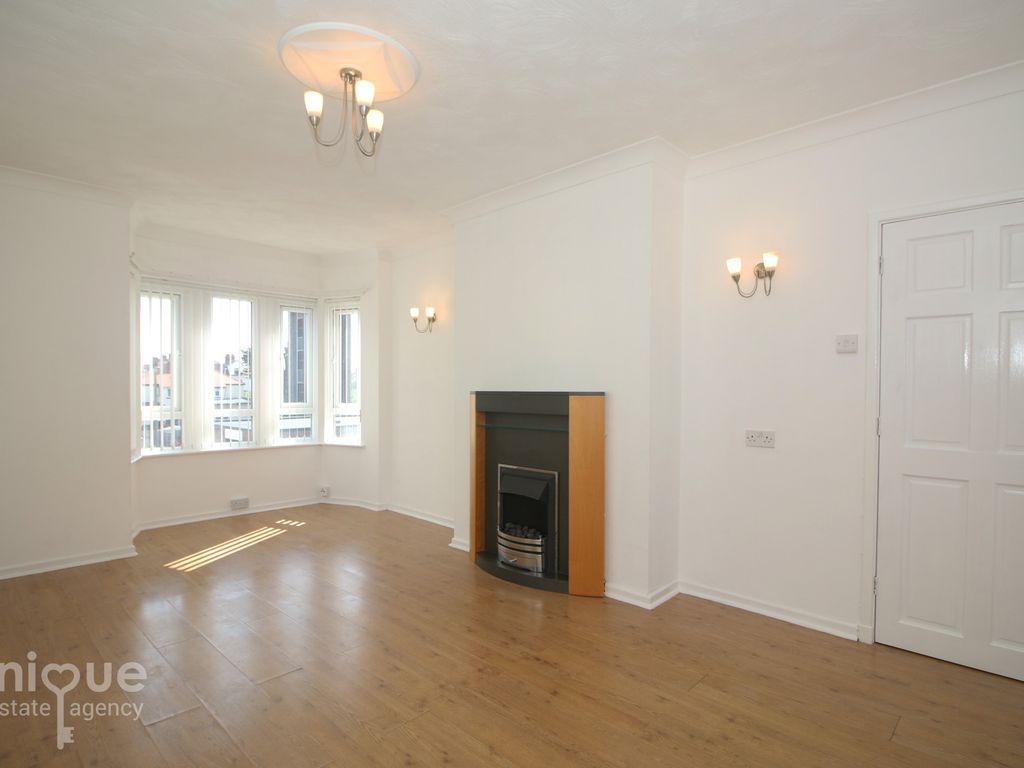 2 bed flat for sale in Sandhurst Avenue, Bispham FY2, £87,500