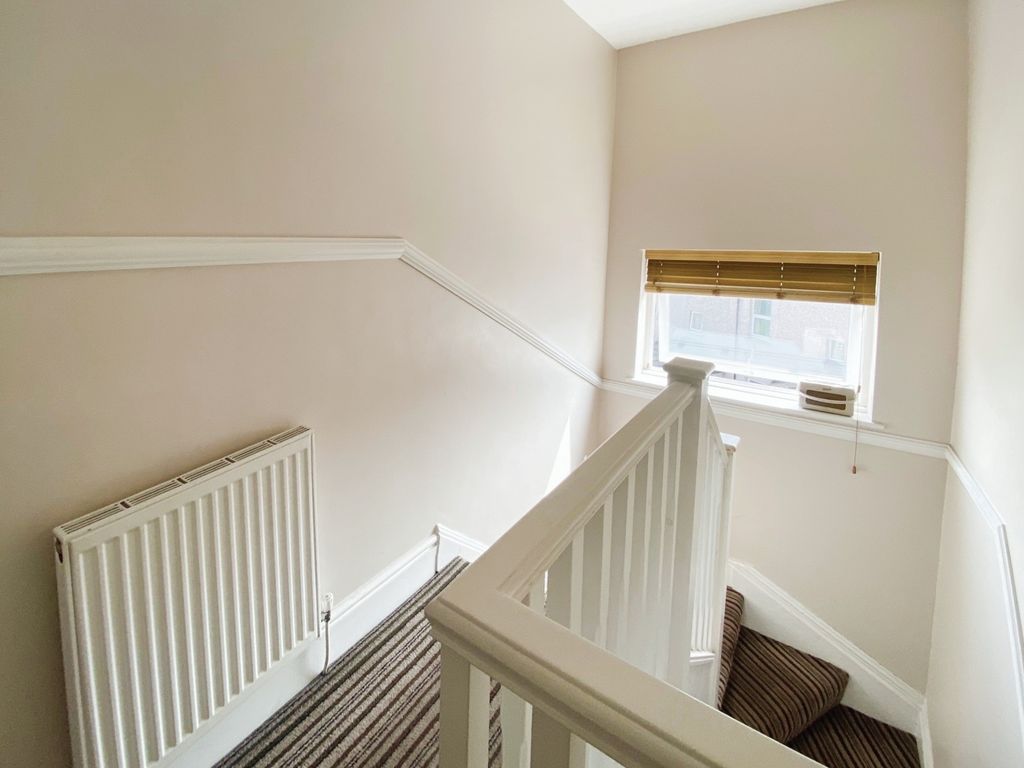5 bed terraced house for sale in Fairoak Avenue, Newport NP19, £255,000