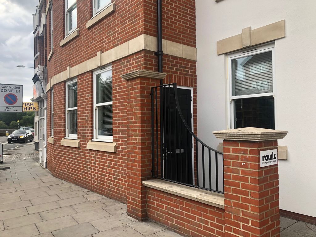 Office for sale in Barnes High Street, London SW13, £475,000