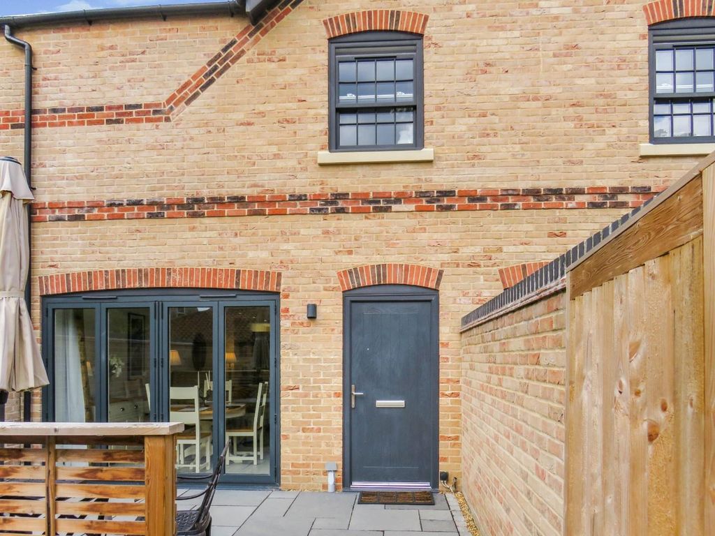 2 bed terraced house for sale in Old Mill Close, Whittington, King