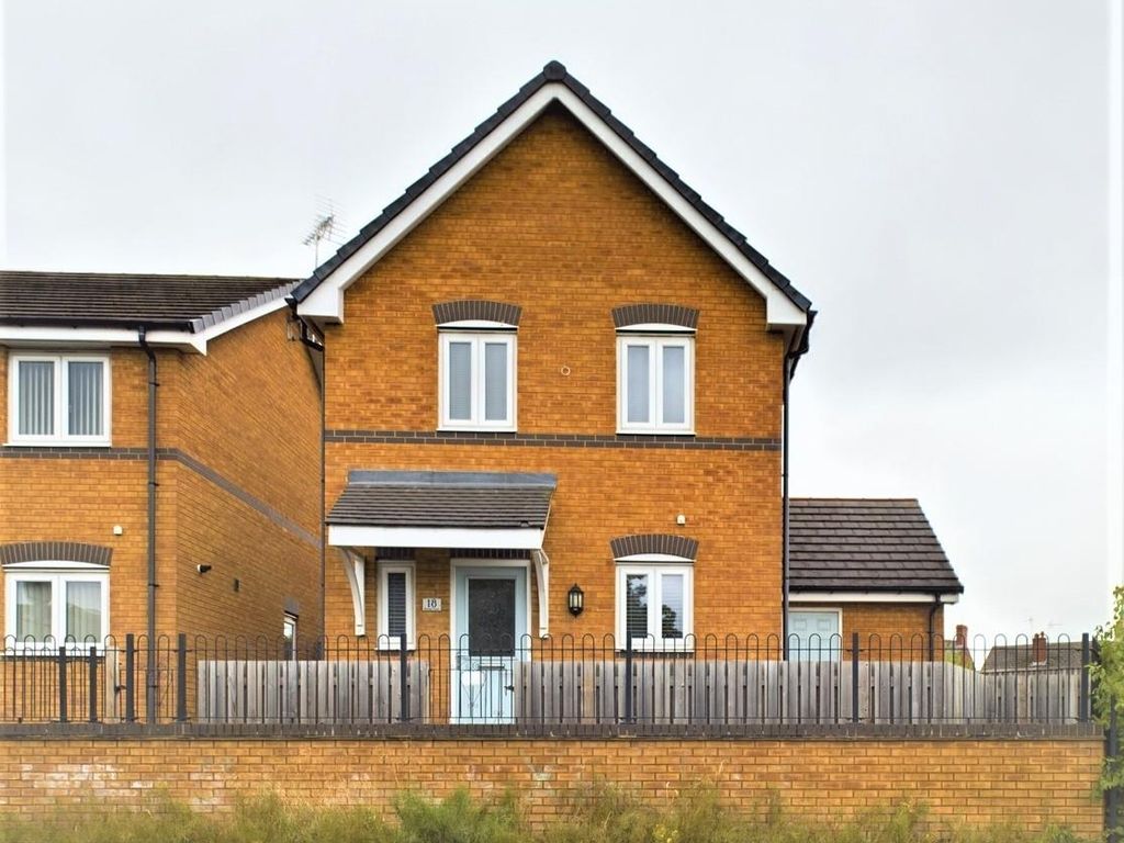 3 bed detached house for sale in Brunel Court, Wrexham LL11, £220,000