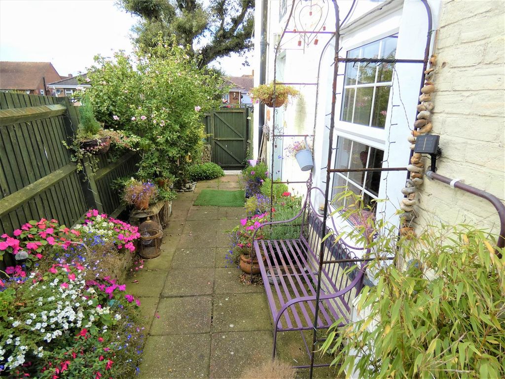 3 bed semi-detached house for sale in Portland Head Cottages, Bilsham Road, Yapton BN18, £275,000