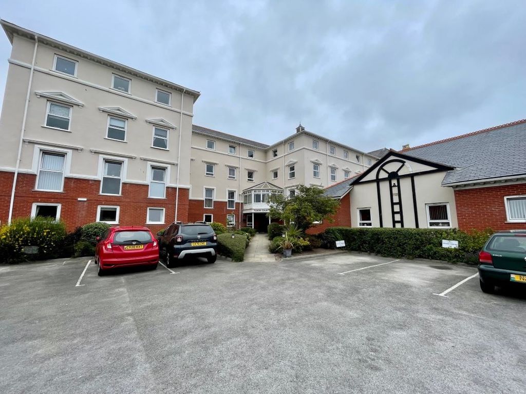 1 bed flat for sale in Apartment 13 Tudor Court, Apartment 13 Tudor Court, Llandudno, Gwynedd LL30, £60,000