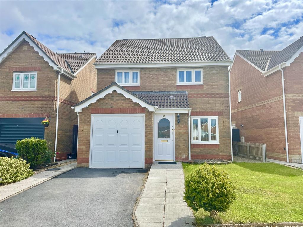3 bed detached house for sale in Pant Bryn Isaf, Llwynhendy, Llanelli SA14, £240,000