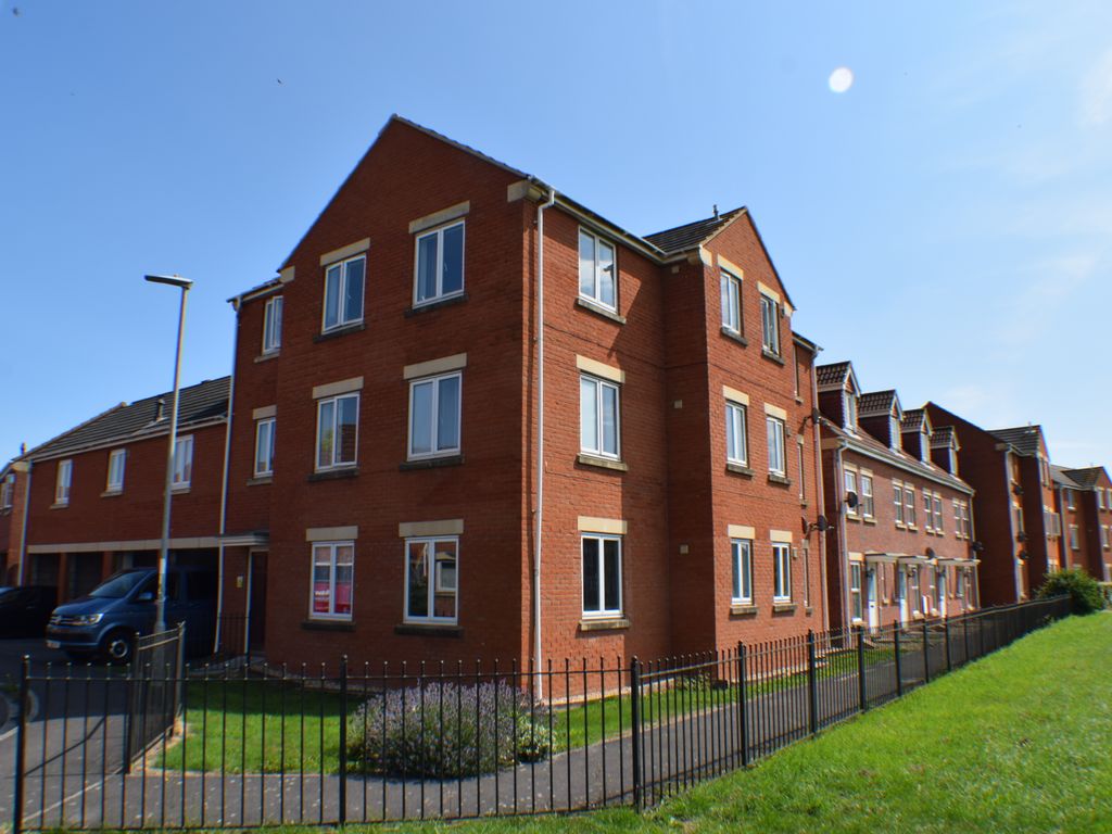 2 bed flat for sale in Countess Avenue, Bridgwater TA6, £135,500