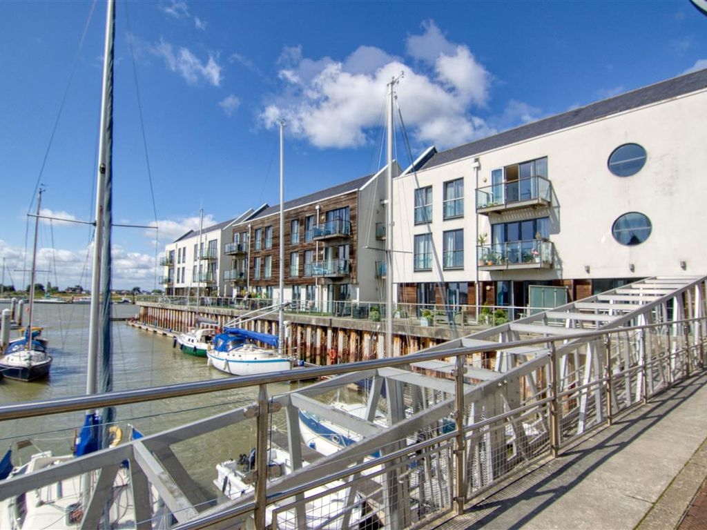 3 bed flat for sale in The Boat House, Waterside Marina, Brightlingsea CO7, £290,000