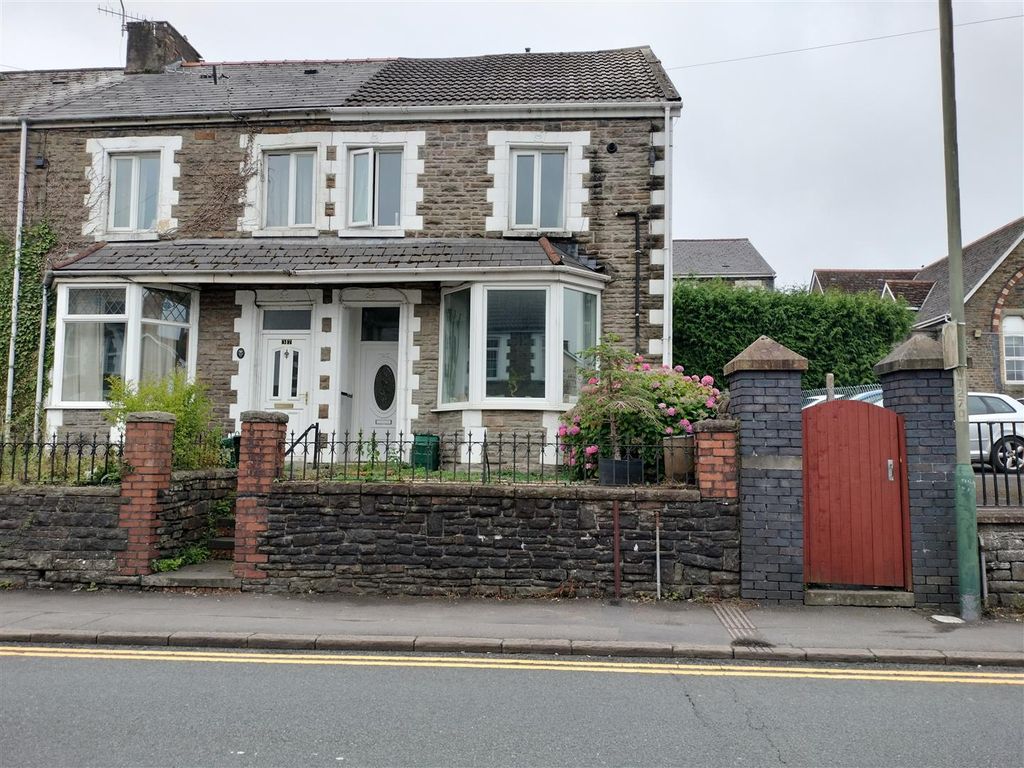 3 bed end terrace house for sale in Mill Road, Caerphilly CF83, £179,999