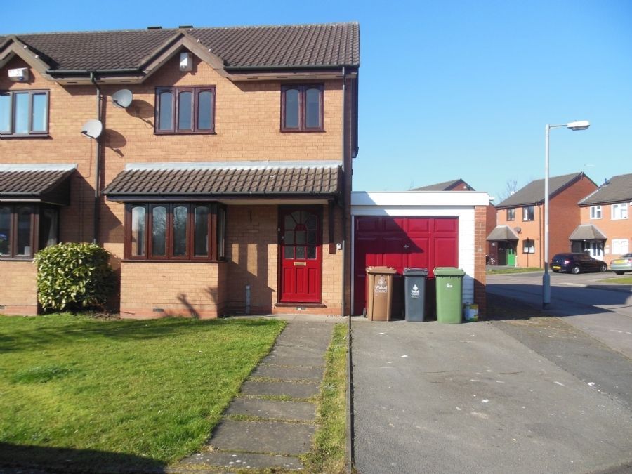 3 bed semi-detached house for sale in Lakeside Close, Willenhall WV13, £190,000