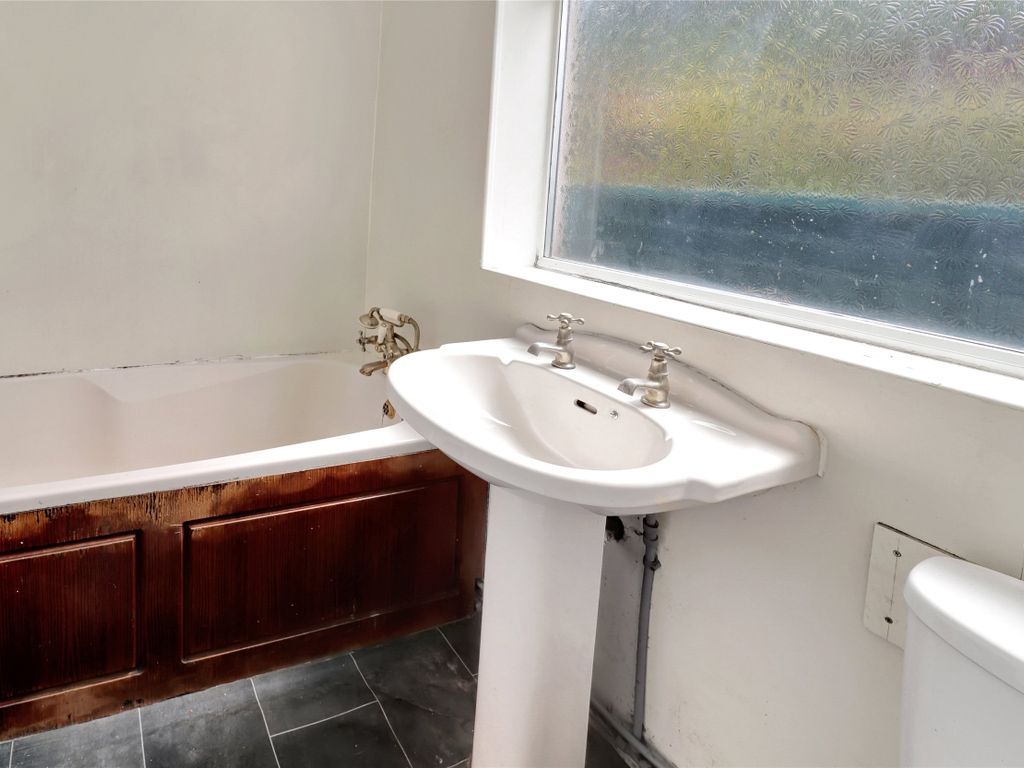 2 bed end terrace house for sale in Bampton Street, Minehead TA24, £134,000