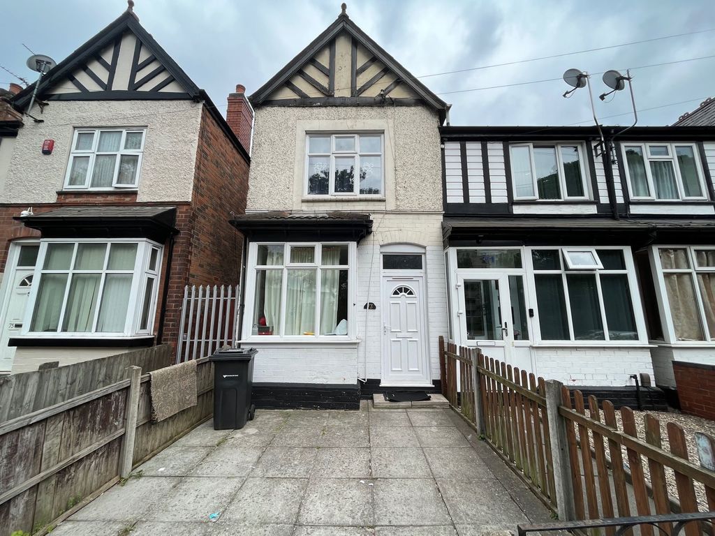 3 bed end terrace house for sale in St. Margarets Road, Birmingham B8, £200,000