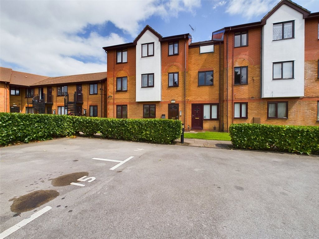 1 bed flat for sale in Woodford Court, Chequers Road, Gloucester GL4, £95,000