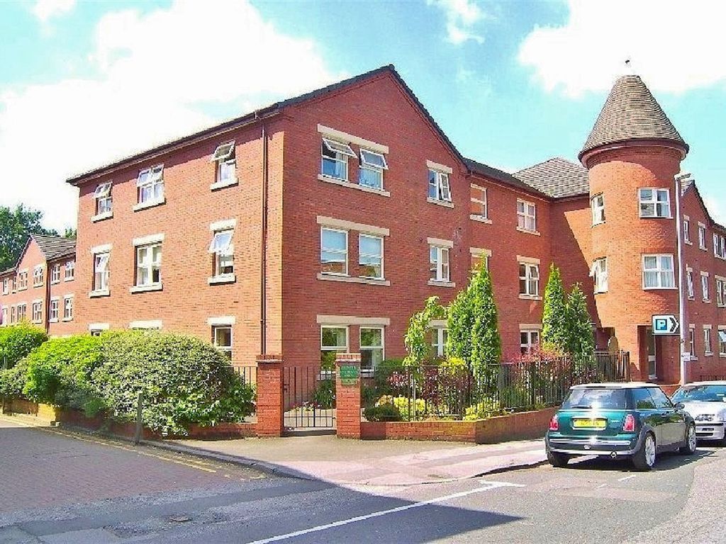 2 bed flat for sale in Church Street, Wilmslow SK9, £179,950