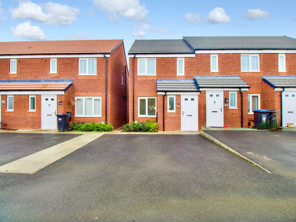 2 bed end terrace house for sale in Smith Close, Fleckney, Leicester LE8, £224,995