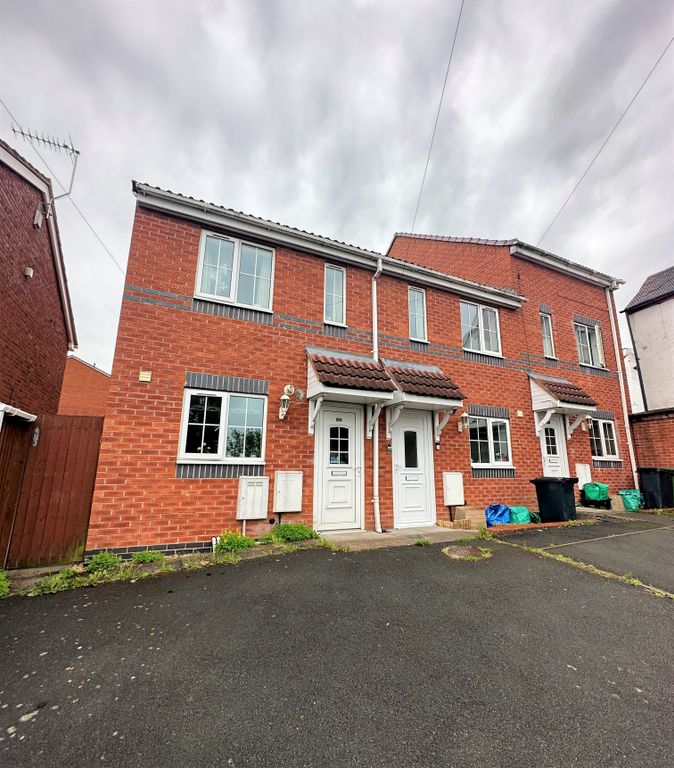 4 bed flat for sale in Talbot Street, Stourbridge DY9, £140,000