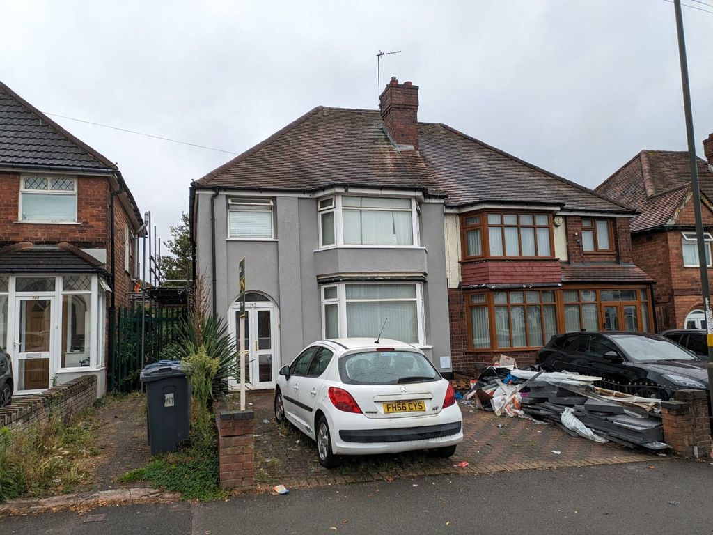 3 bed semi-detached house for sale in Flaxley Road, Birmingham, West Midlands B33, £260,000