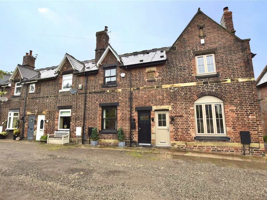 2 bed terraced house for sale in South Yorkshire Buildings, Silkstone Common, Barnsley, South Yorkshire S75, £180,000