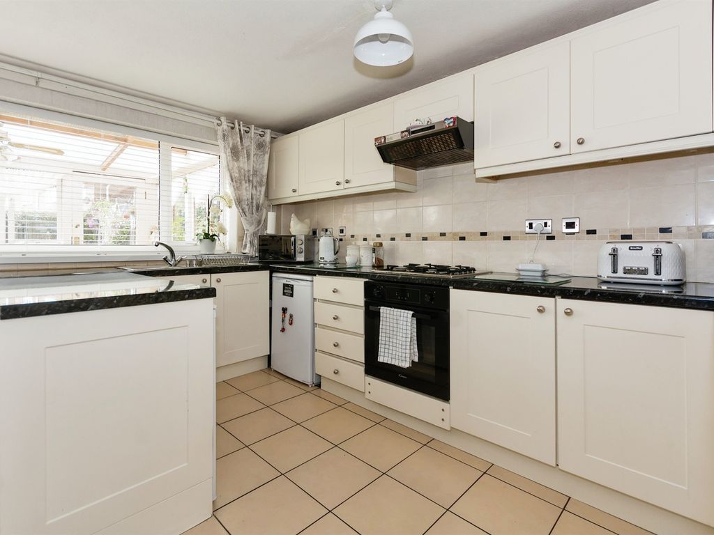 3 bed town house for sale in Ralphs Meadow, Quinton, Birmingham B32, £190,000