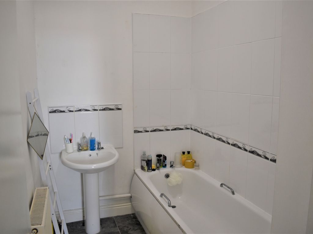 1 bed flat for sale in Athelstan Road, Cliftonville CT9, £85,000