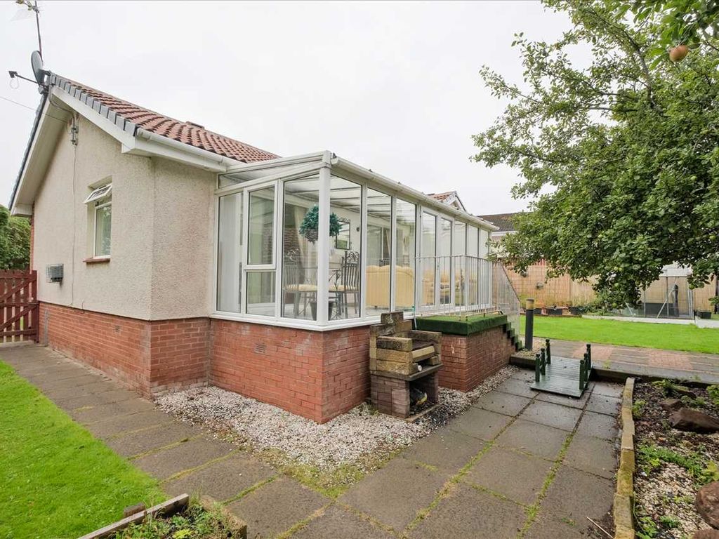 3 bed bungalow for sale in Lady Watson Gardens, Hamilton ML3, £285,000