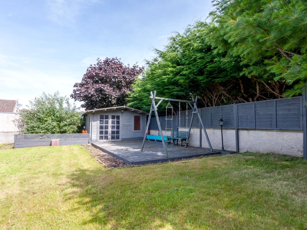5 bed detached house for sale in Bracken Road, Portlethen AB12, £285,000