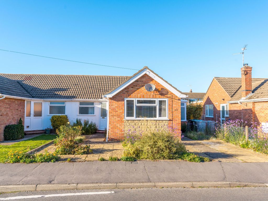 2 bed bungalow for sale in The Grove, Market Deeping, Peterborough PE6, £220,000