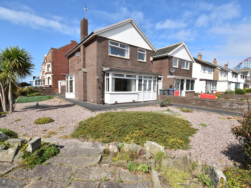 3 bed detached house for sale in Clifton Drive, Blackpool FY4, £175,000