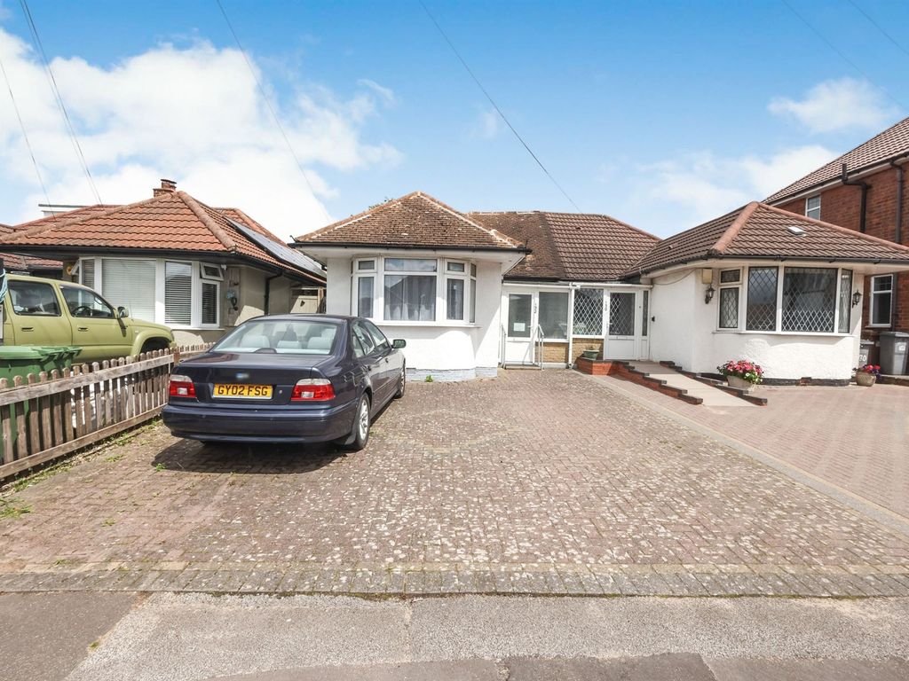 3 bed bungalow for sale in Marcot Road, Solihull B92, £280,000