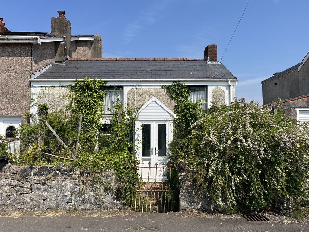 3 bed semi-detached house for sale in Leyshon Road, Gwaun Cae Gurwen, Ammanford, Carmarthenshire. SA18, £60,000