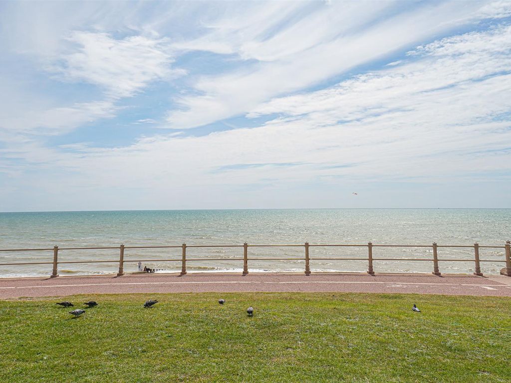 2 bed flat for sale in Marina, St. Leonards-On-Sea TN38, £260,000