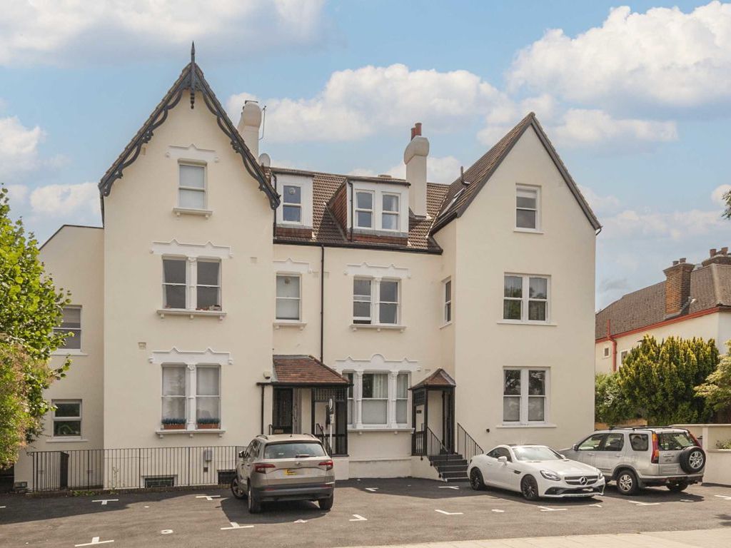 1 bed flat for sale in Valley Road, London SW16, £250,000