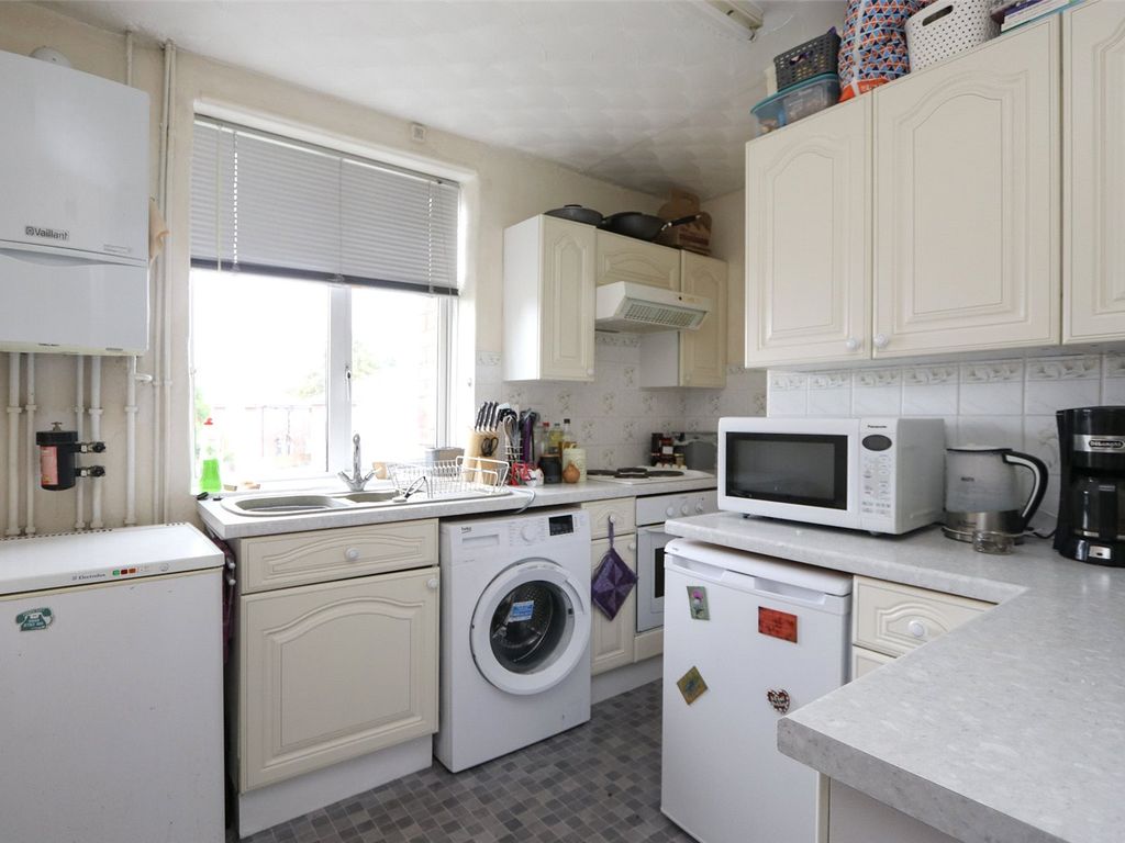 2 bed flat for sale in Rodway Road, Patchway, Bristol, South Gloucestershire BS34, £205,000