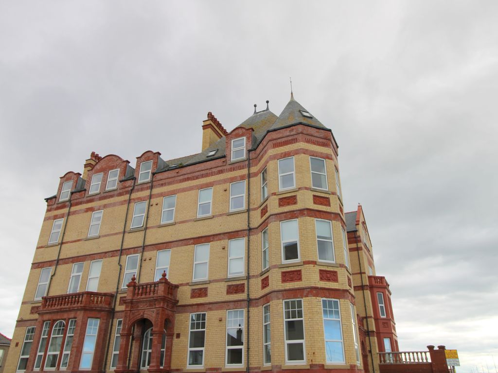 2 bed flat for sale in Palace Apartments, 83-84 West Parade, Rhyl LL18, £120,000