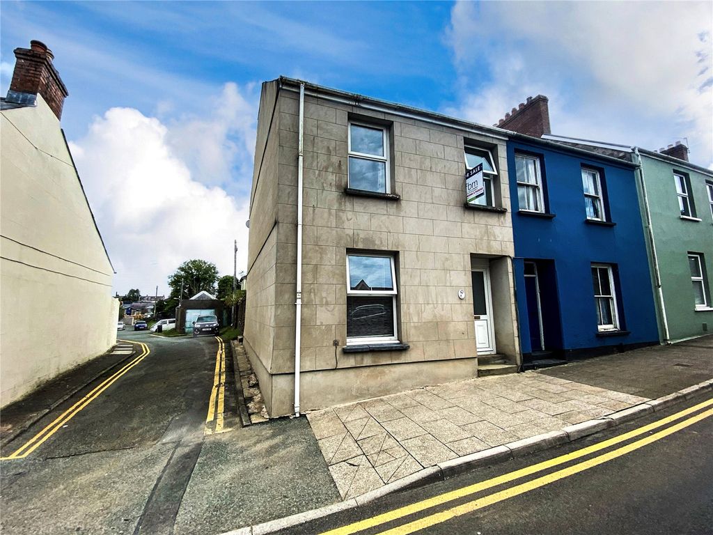 4 bed end terrace house for sale in Barn Street, Haverfordwest, Pembrokeshire SA61, £199,950