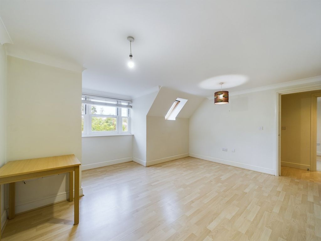 1 bed flat for sale in Bridge Street, Hitchin SG5, £200,000