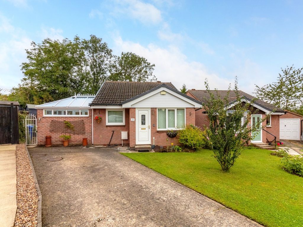2 bed detached bungalow for sale in Middle Close, Darton, Barnsley S75, £225,000